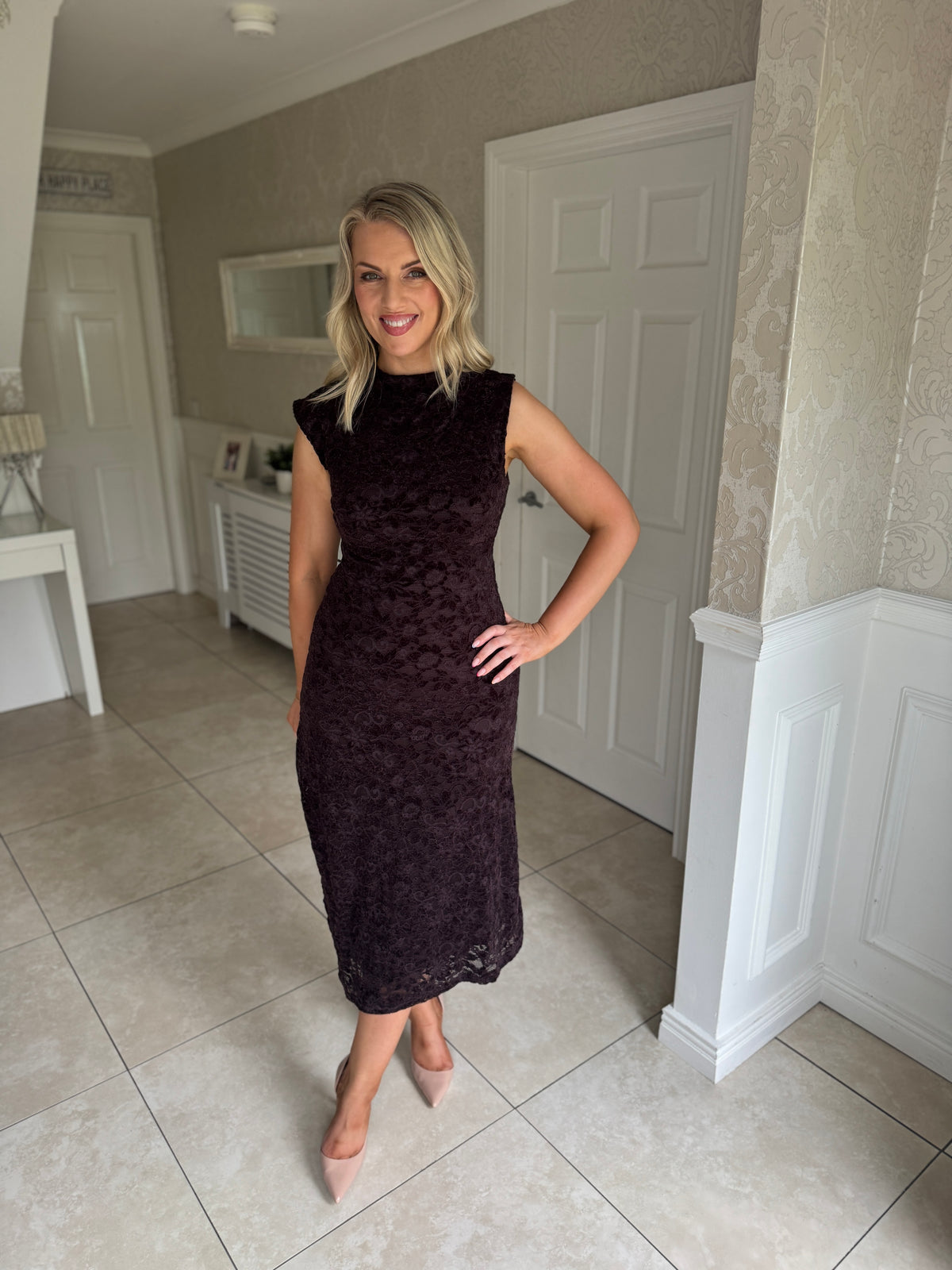 Leonie Lace Sleeveless Midi Dress Burgundy