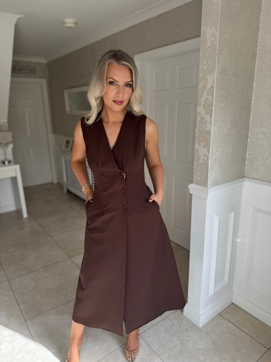 Hazel Tailored Sleeveless Midi Dress Brown