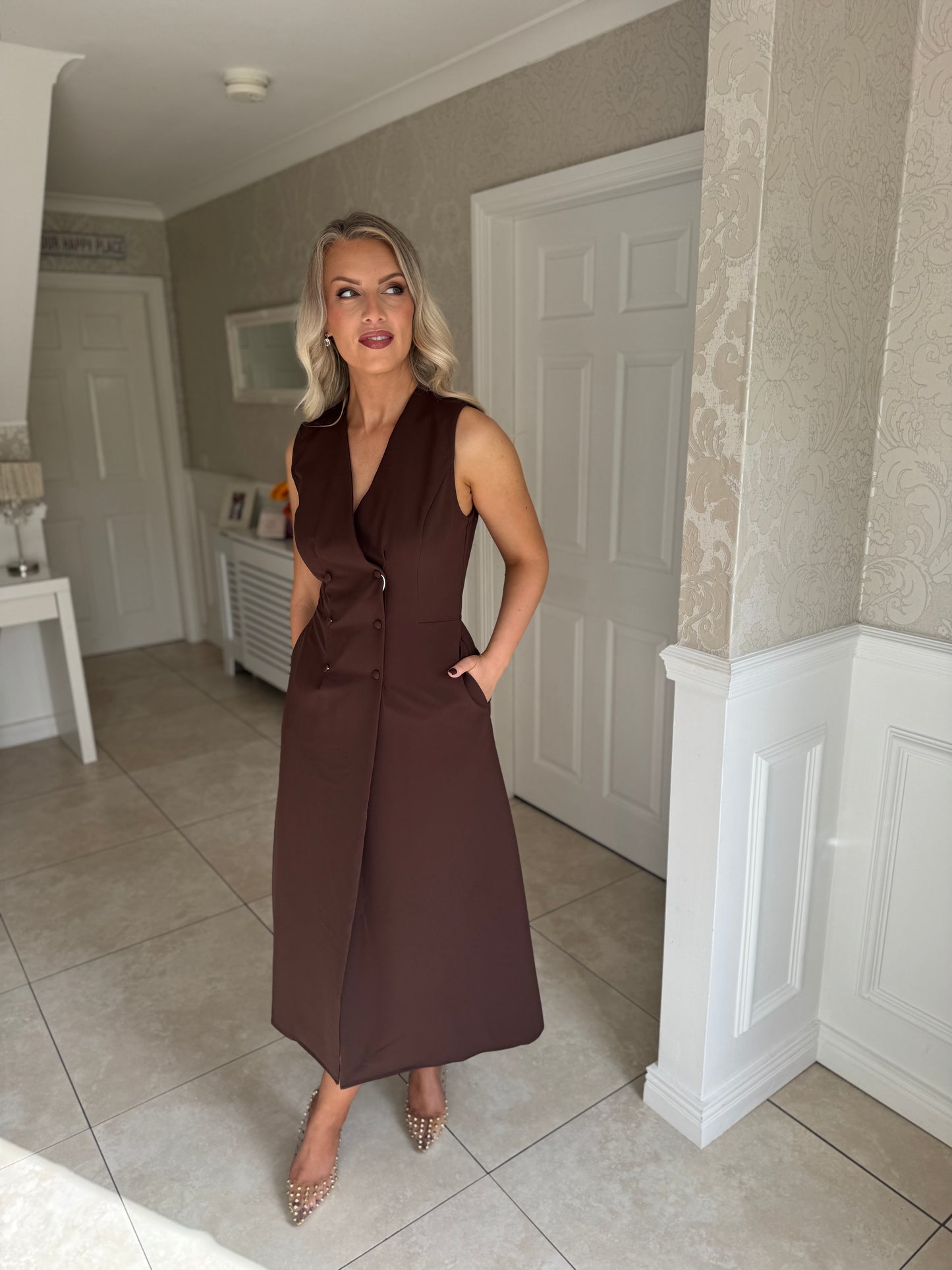 Hazel Tailored Sleeveless Midi Dress Brown