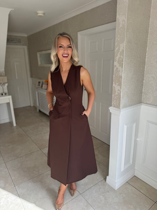 Hazel Tailored Sleeveless Midi Dress Brown