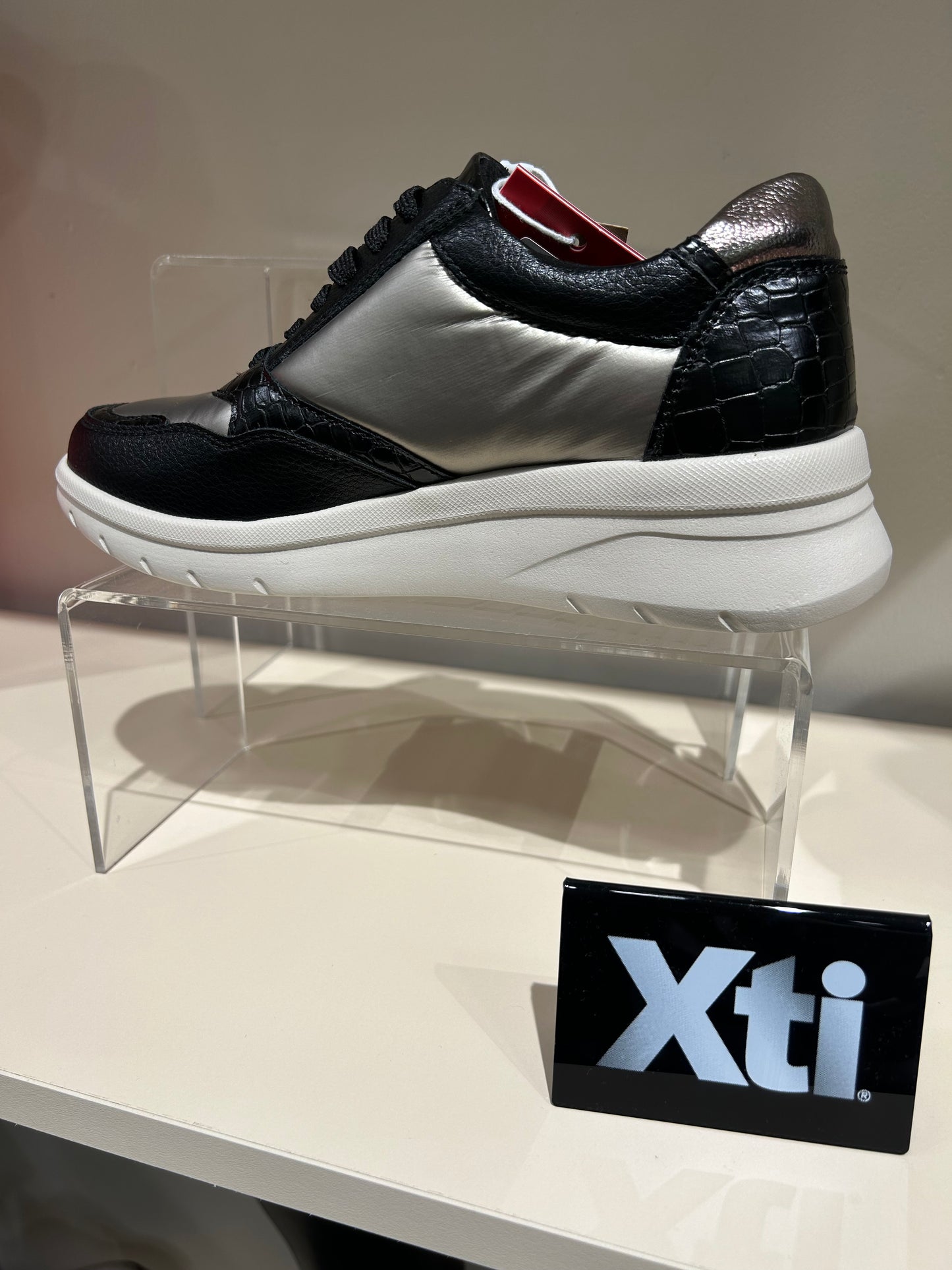 XTI 143201 TRAINERS